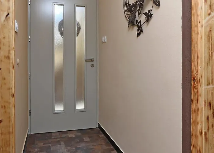 Family Friendly House With A Swimming Pool Nska, Krk - 23499 בית נופש מאלינסקה