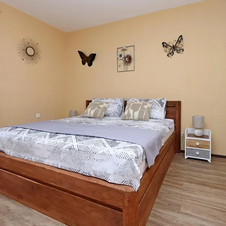 Family Friendly House With A Swimming Pool Nska, Krk - 23499 Case de vacanță *