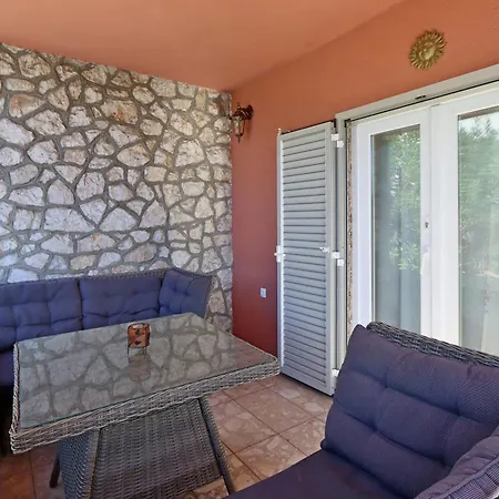 Hébergement de vacances Family Friendly House With A Swimming Pool Nska, Krk - 23499 *