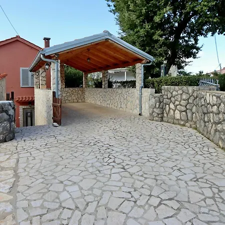 Family Friendly House With A Swimming Pool Nska, Krk - 23499 Hébergement de vacances Malinska