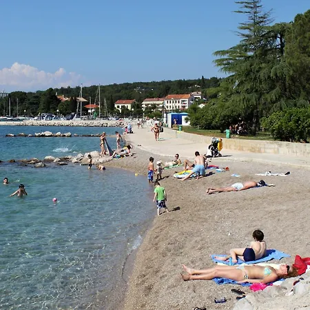 Family Friendly House With A Swimming Pool Nska, Krk - 23499 Hébergement de vacances Malinska
